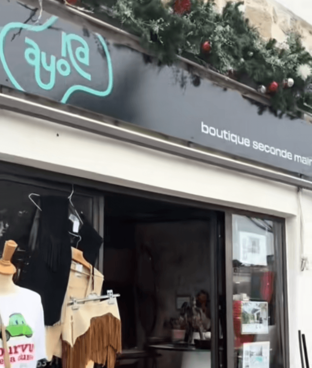 La devanture de la boutique AYOKA